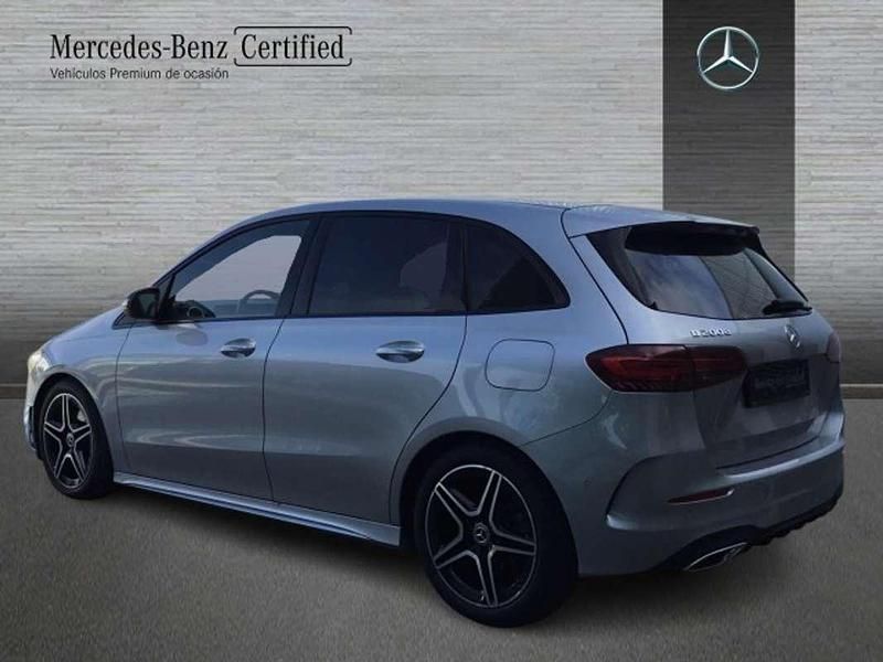 Usado Mercedes B200 150 CV (110 kW) 2025 Plateado Utilitario