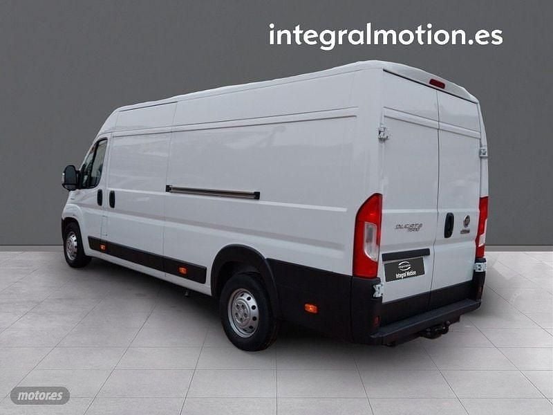 Usado Fiat Ducato 135 CV (99 kW) 2021 Blanco Van