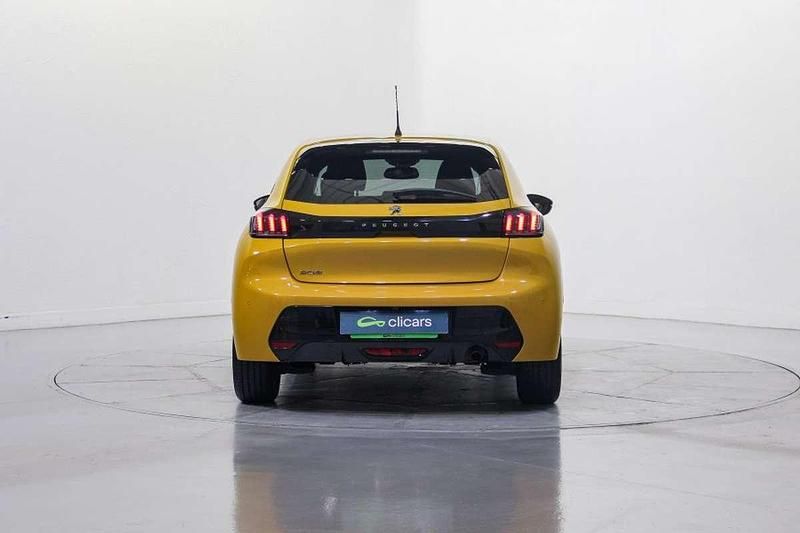 Usado Peugeot 208 Allure 102 CV (75 kW) 2022 Amarillo Utilitario