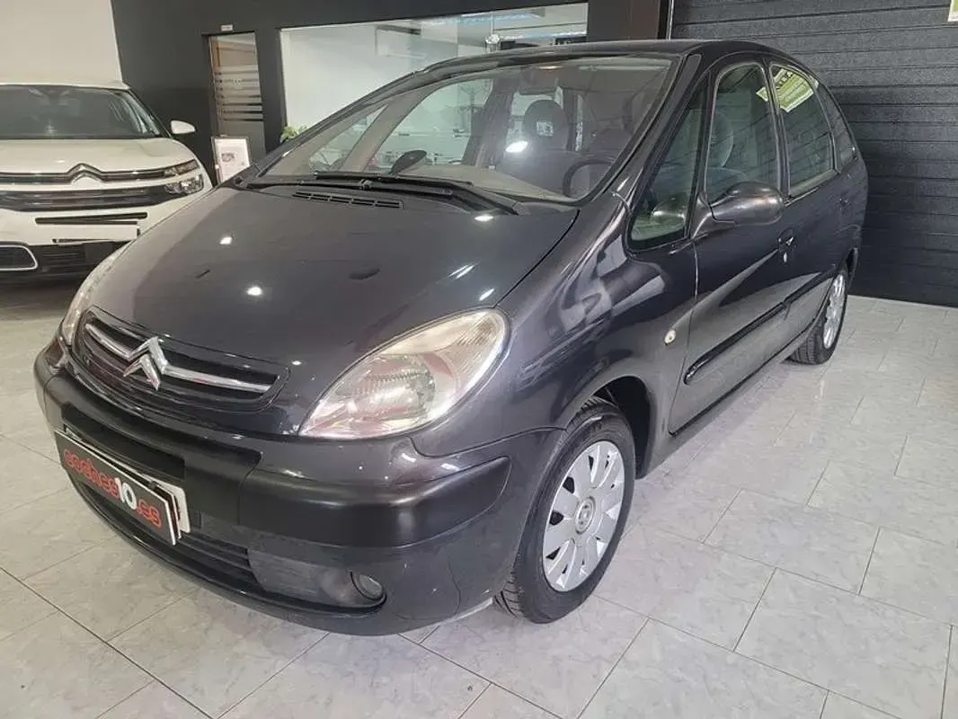 Usado Citroën Xsara Picasso 110 CV (80 kW) 2005 Negro Monovolumen