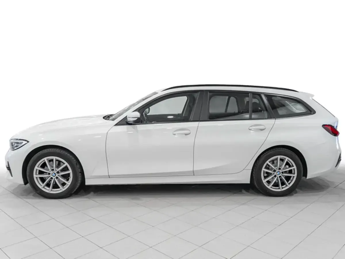 Usado BMW 320 Sport Line 190 CV (139 kW) 2021 Blanco Familiar