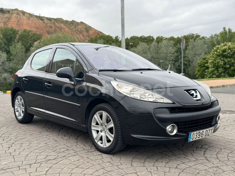 Negro Usado 2006 Peugeot 207 Berlina | 3999 € (Precio justo) - Imagen 1/4