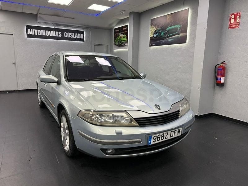 Beige Usado 2004 Renault Laguna II Expression Berlina | 1990 € (Precio justo) - Imagen 1/4