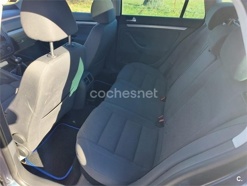 Usado VW Golf V Advance 122 CV (89 kW) 2008 Gris / plata Familiar