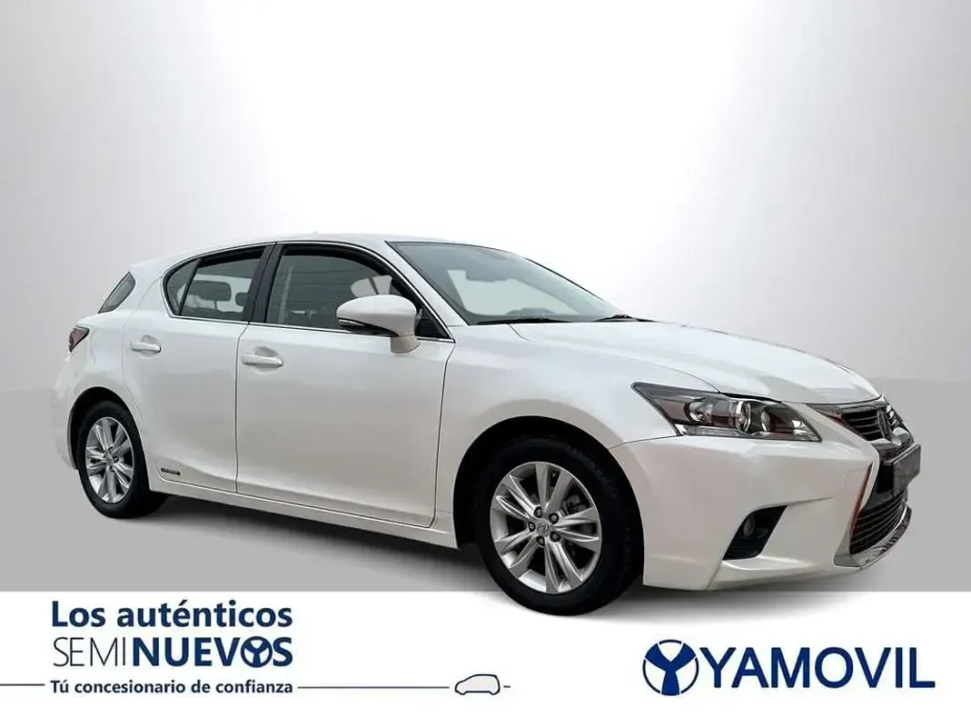Usado Lexus CT200h Executive Line 136 CV (100 kW) 2016 Blanco Utilitario