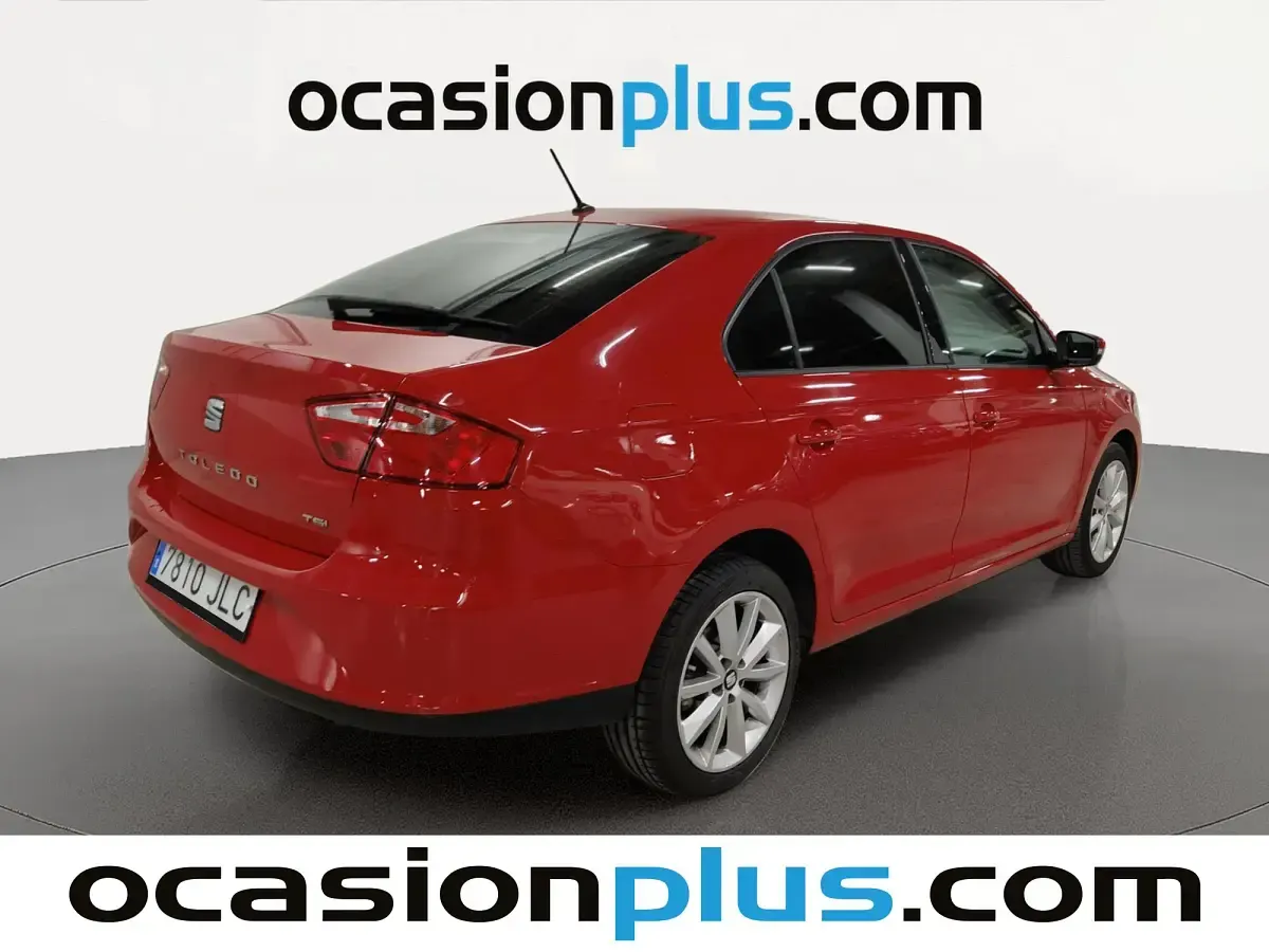 Usado Seat Toledo Reference 110 CV (80 kW) 2015 Rojo Utilitario