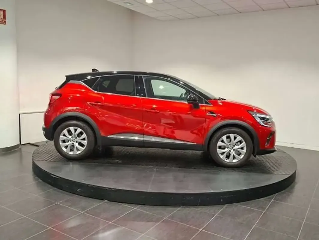 Usado Renault Captur Zen 143 CV (105 kW) 2022 Rojo SUV