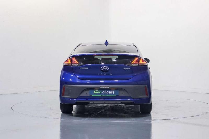 Usado Hyundai Ioniq 105 CV (77 kW) 2020 Azul Utilitario