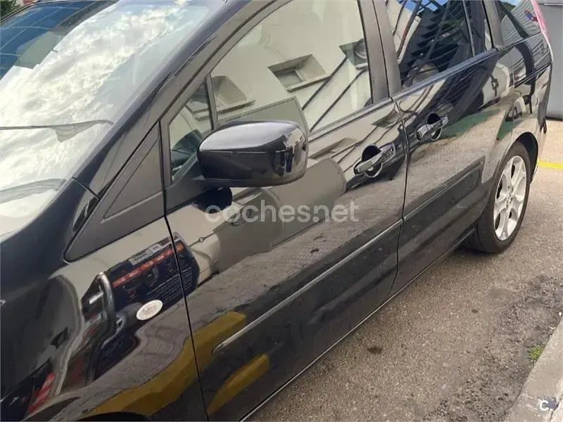 Usado Mazda 5 Style 143 CV (105 kW) 2009 Negro Monovolumen
