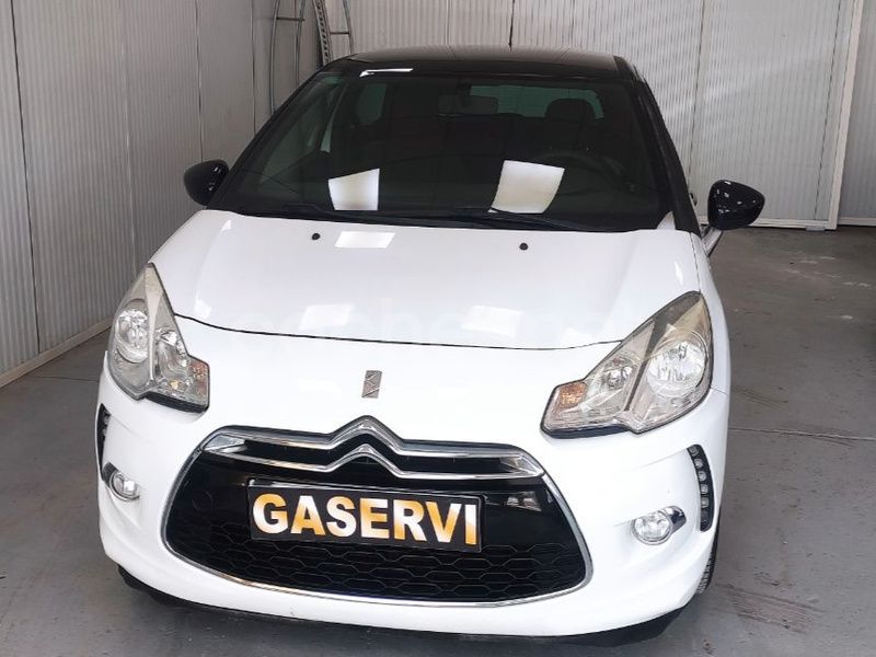 Blanco Usado 2011 Citroën DS3 Berlina | 5999 € (Buen precio) - Imagen 1/4