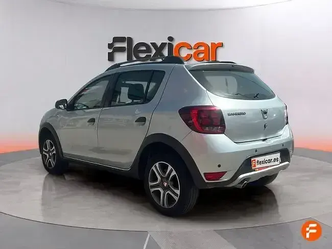 Usado Dacia Sandero Comfort 95 CV (69 kW) 2019 Gris
