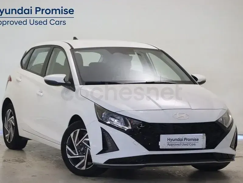 Usado Hyundai i20 100 CV (73 kW) 2025 Blanco Utilitario