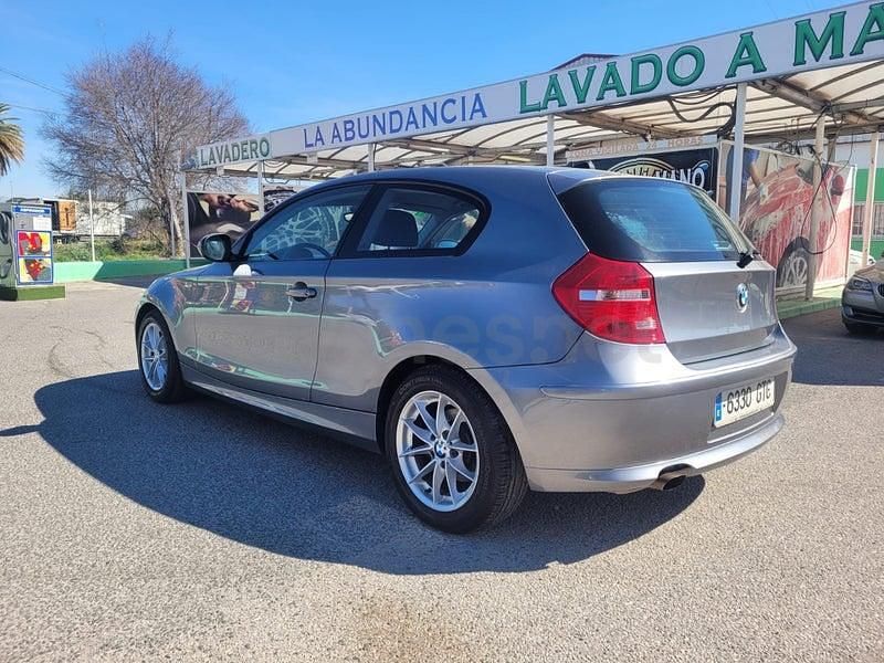Usado BMW 116 122 CV (89 kW) 2010 Gris / plata Utilitario