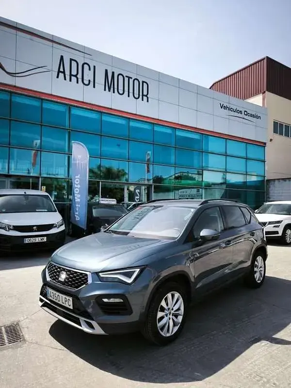 Usado Seat Ateca Style 110 CV (80 kW) 2021 Gris SUV
