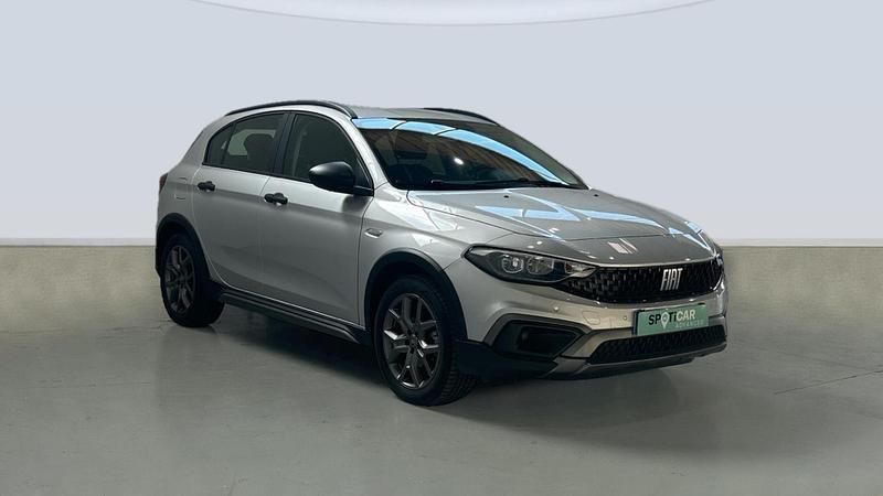 Usado Fiat Tipo Cross 101 CV (74 kW) 2021 Gris Berlina
