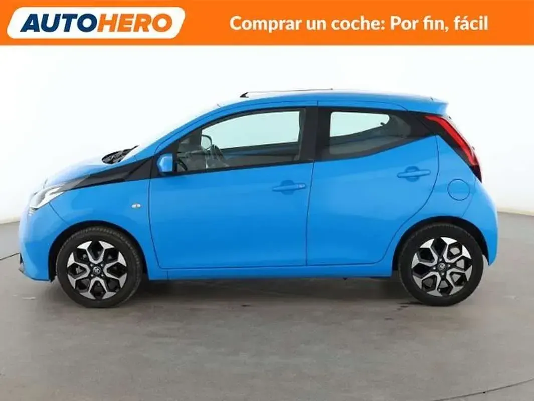 Usado Toyota Aygo X-play 72 CV (52 kW) 2019 Azul Utilitario