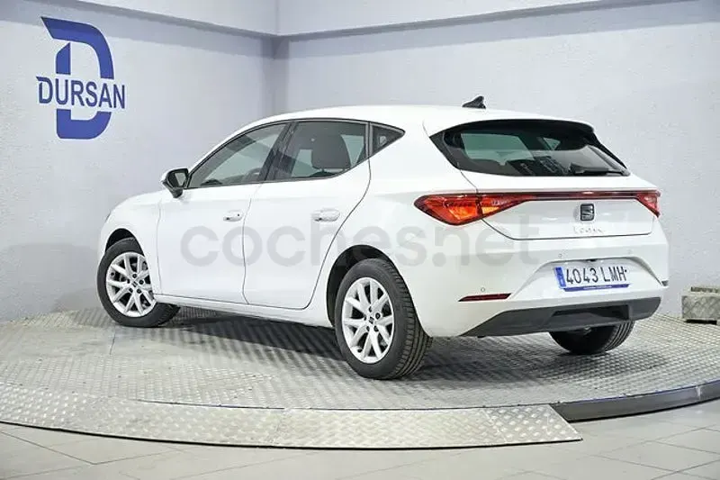 Usado Seat Leon Style 115 CV (84 kW) 2021 Blanco Berlina