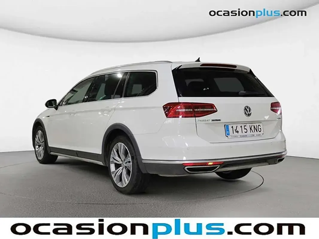 Usado VW Passat Sport 190 CV (139 kW) 2018 Blanco Familiar