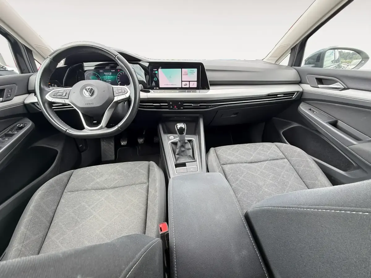 Usado VW Golf VIII Life 115 CV (84 kW) 2022 Gris/plata Familiar