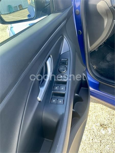 Azul Usado 2017 Hyundai i30 GO! Familiar | 15.999 € - Imagen 1/4