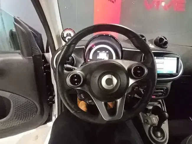 Usado Smart ForTwo Electric Drive Passion 60 kW (82 CV) 2018 Blanco Utilitario