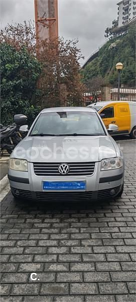Usado VW Passat Comfortline 102 CV (75 kW) 2003 Gris / plata Berlina