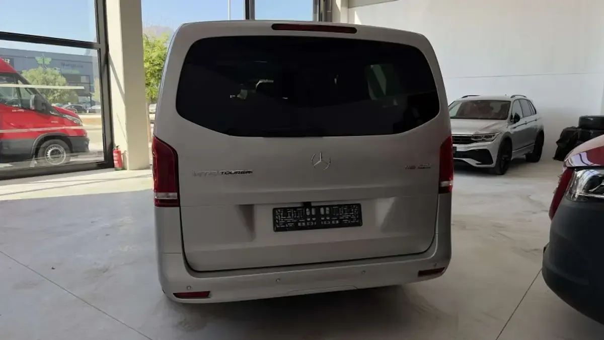 Usado Mercedes Vito 136 CV (100 kW) 2022 Gris Van