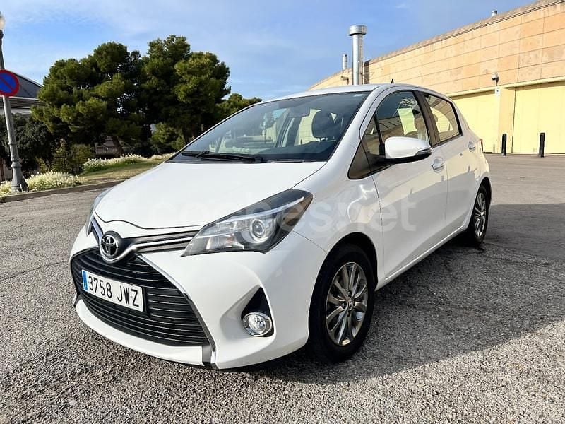 Blanco Usado 2017 Toyota Yaris Active Berlina | 10.500 € (Buen precio) - Imagen 1/4