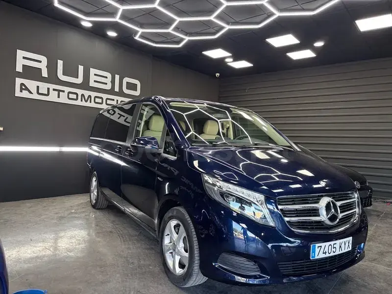 Usado Mercedes V250 Avantgarde 190 CV (139 kW) 2019 Azul Monovolumen