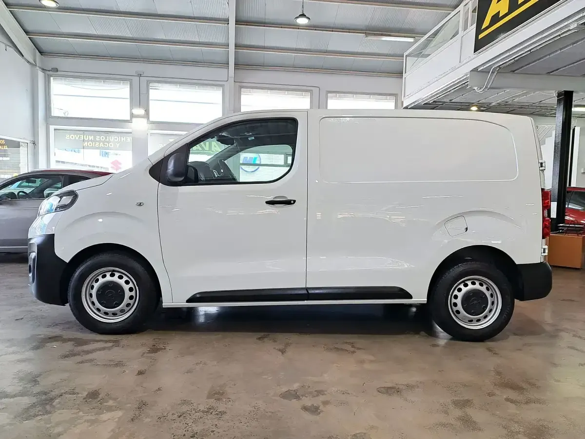Usado Opel Vivaro-e Combi S 100 CV (73 kW) 2020 Blanco Monovolumen