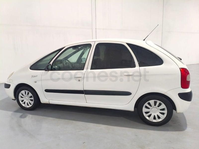 Usado Citroën Xsara Picasso Exclusive 110 CV (80 kW) 2008 Blanco Monovolumen