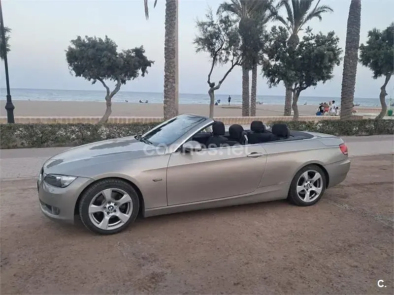 Usado BMW 320 Cabriolet Sport Line 170 CV (125 kW) 2008 Gris / plata Descapotable