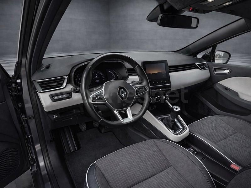 Usado Renault Clio V Techno 100 CV (73 kW) 2023 Gris / plata Berlina