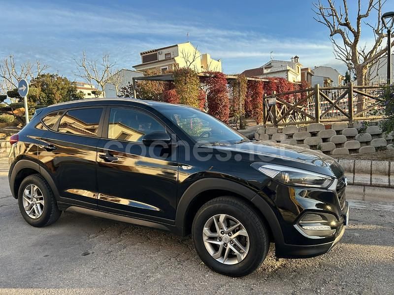 Usado Hyundai Tucson 131 CV (96 kW) 2016 Negro SUV