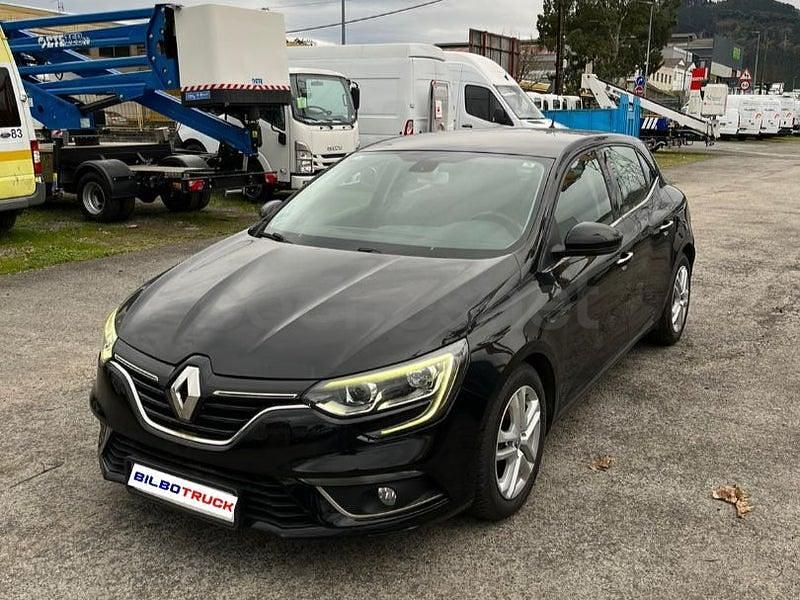 Usado Renault Mégane IV Business 110 CV (80 kW) 2017 Negro Berlina