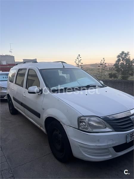 Usado Dacia Logan Lauréate 85 CV (62 kW) 2010 Blanco Familiar