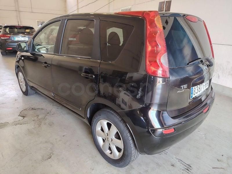 Usado Nissan Note Acenta 86 CV (63 kW) 2007 Negro Utilitario