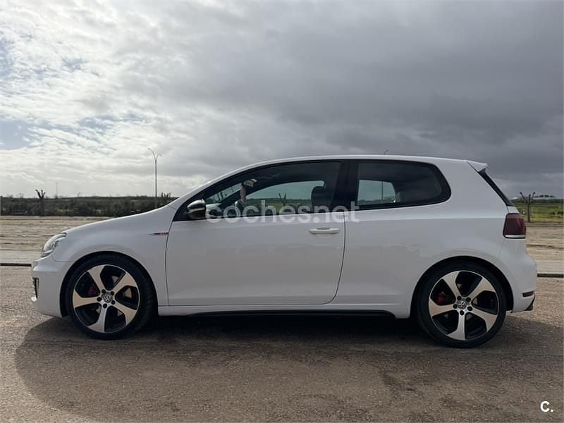 Usado VW Golf VI GTI 200 CV (147 kW) 2009 Blanco Utilitario