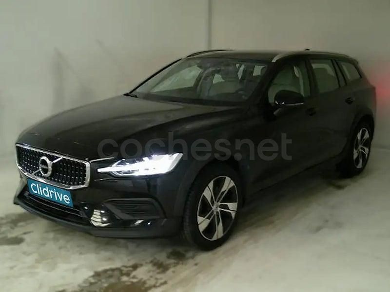 Usado Volvo V60 CC Core 197 CV (144 kW) 2022 Negro Familiar