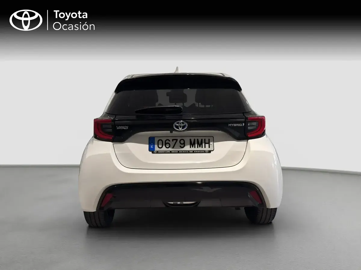 Begagnad Toyota Yaris Style 116 HK (85 kW) 2023 Vit Halvkombi