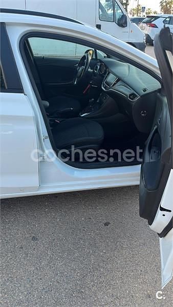 Usado Opel Astra Excellence 150 CV (110 kW) 2018 Blanco Familiar
