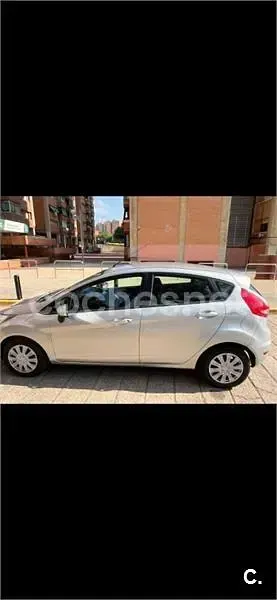 Usado Ford Fiesta 90 CV (66 kW) 2011 Blanco Berlina