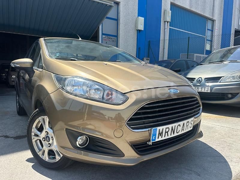 Beige Usado 2014 Ford Fiesta Titanium Berlina | 7990 € - Imagen 1/4