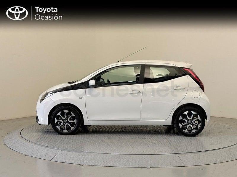 Usado Toyota Aygo X-play 72 CV (52 kW) 2020 Blanco Utilitario