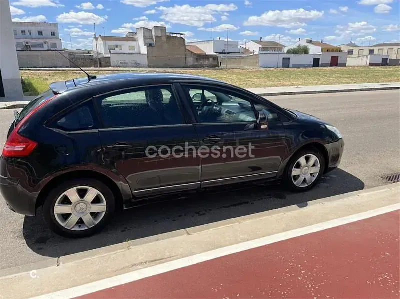 Usado Citroën C4 110 CV (80 kW) 2007 Negro Berlina