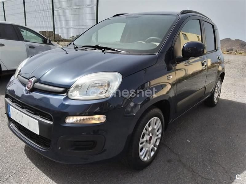 Usado Fiat Panda Lounge 69 HP (50 kW) 2016 Azul Citadino