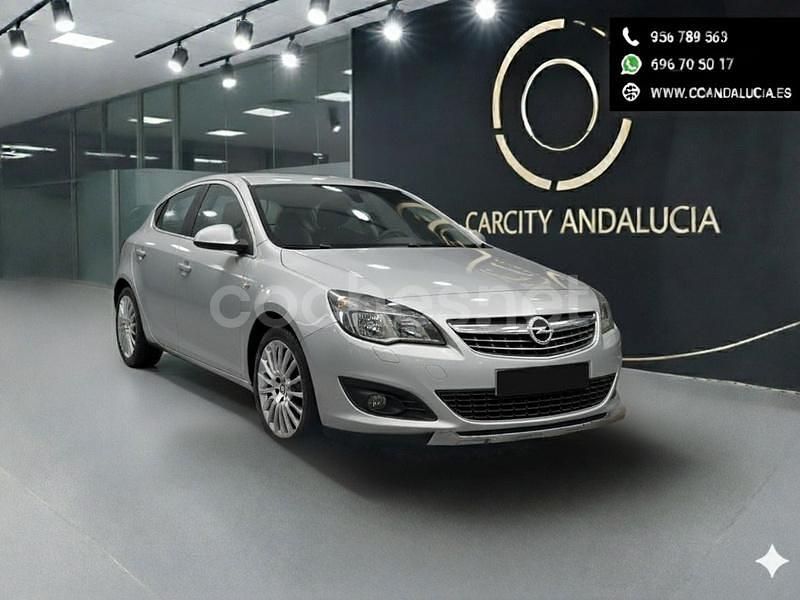 Gris / plata Usado 2015 Opel Astra Business Berlina | 7900 € (Precio justo) - Imagen 1/4