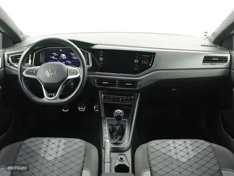 Usado VW Polo R-line 95 CV (69 kW) 2022 Blanco Utilitario