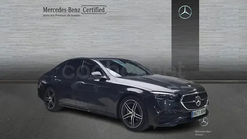Usado Mercedes E220 197 CV (144 kW) 2025 Gris / plata Berlina