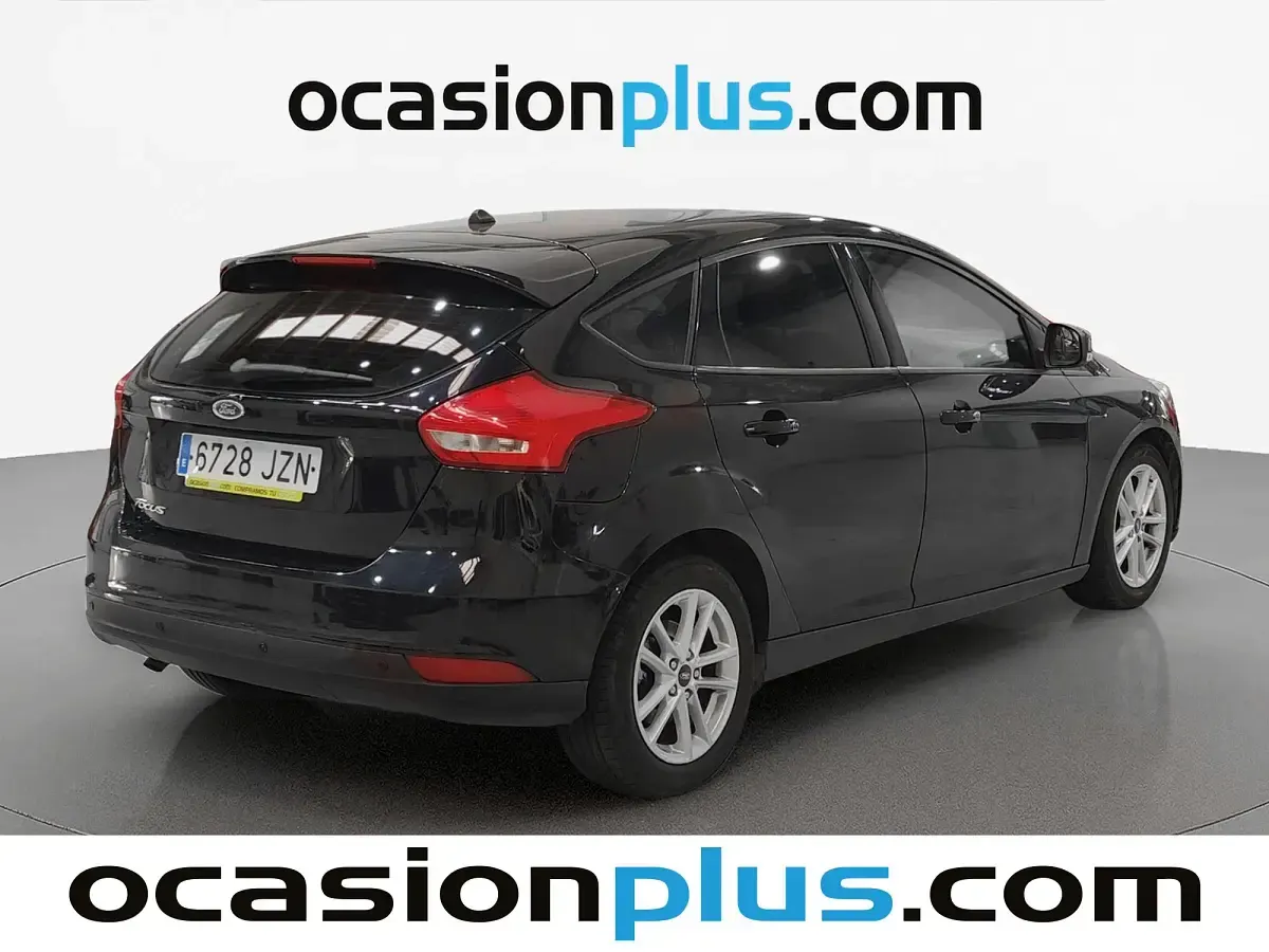 Usado Ford Focus Trend+ 120 CV (88 kW) 2017 Negro Utilitario